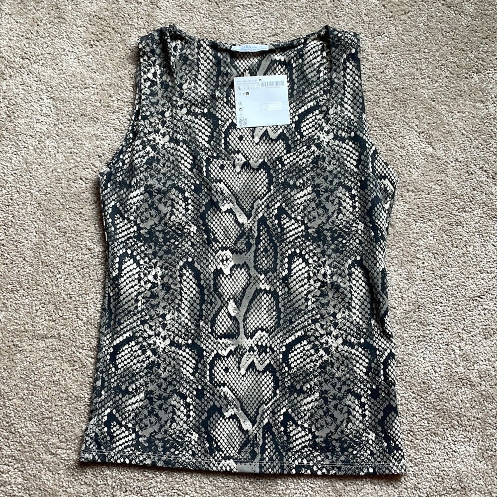 NWT Zara Women’s Basic Snakeskin pattern Tank / Cami size Large.